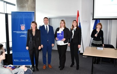 U Ministarstvu regionalnog razvoja i fondova EU uručena priznanja za uspješno sudjelovanje u projektu ASOC- At School of Open Cohesion