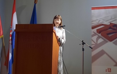 NAŠA PROFESORICA TATJANA STUPIN ODRŽALA PREDAVANJE NA DRŽAVNOM SKUPU PROFESORA HRVATSKOGA JEZIKA